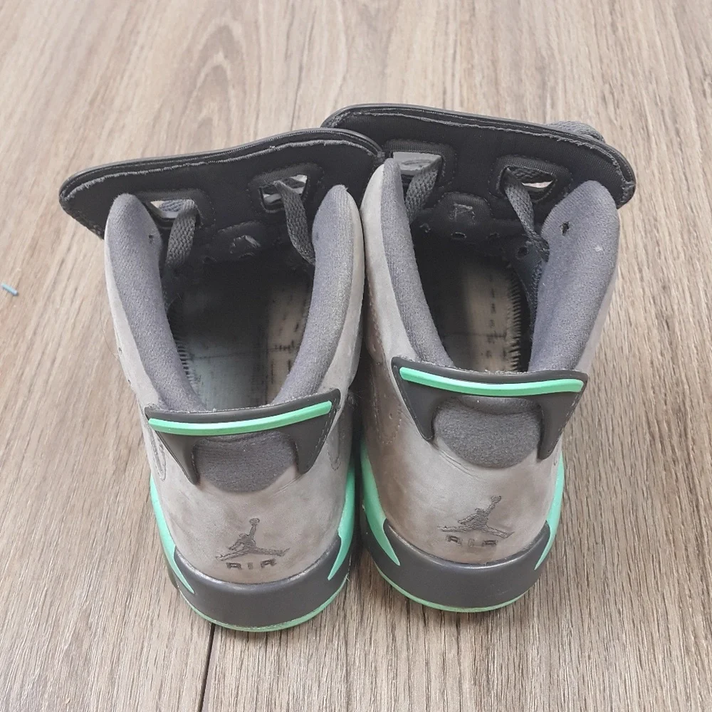 Nike Air Jordans Grey and Mint sz‎ 4 Y